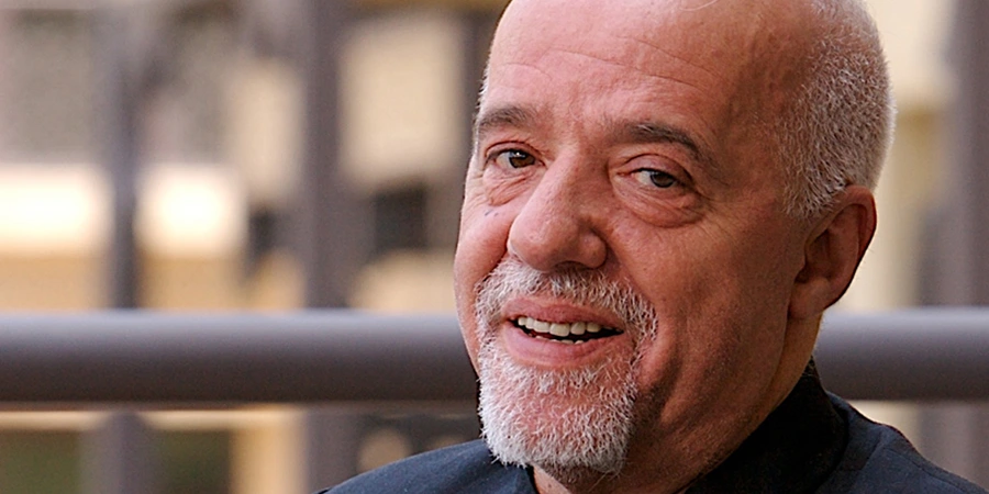 پائولو کوئیلو نویسنده برزیلی